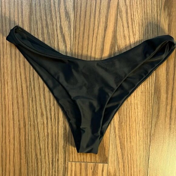 Shein bikini bottoms size medium - Picture 3 of 6